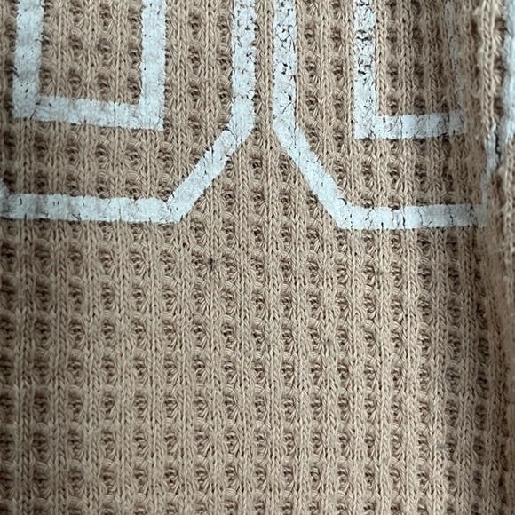 aerie - Ultra-Cozy Waffle Knit CHICAGO Graphic Beige Crew Neck Sweatshirt - XL - Picture 12 of 14